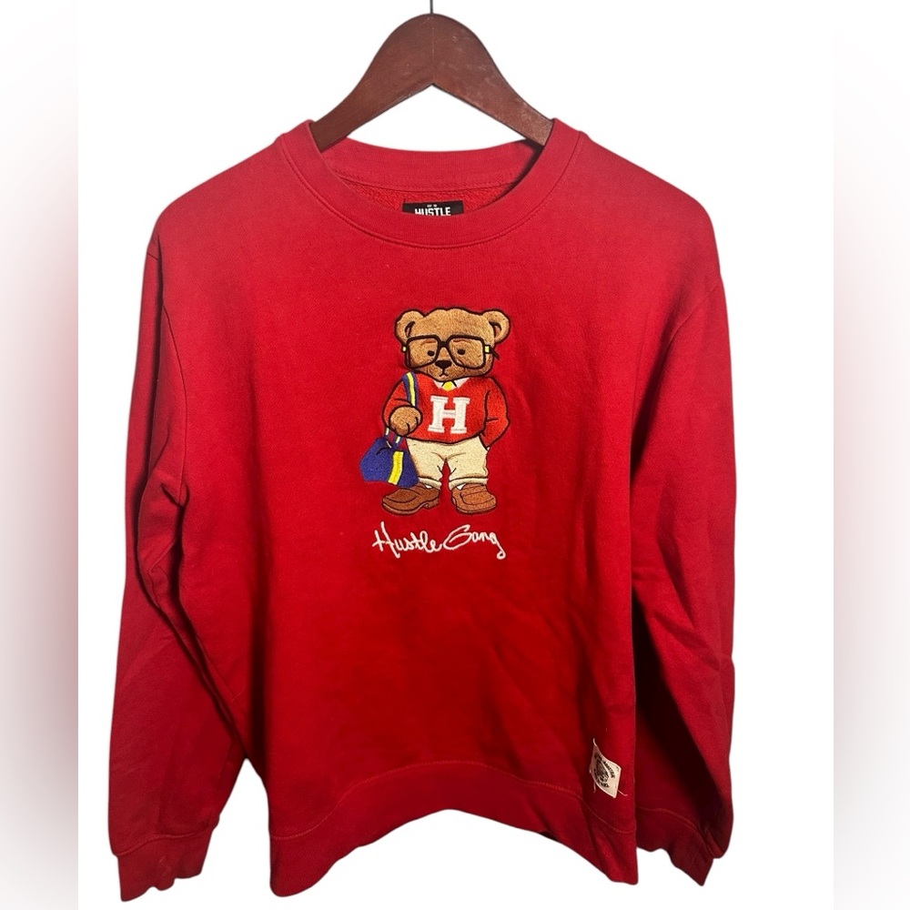 Hustle Gang Red Crewneck Sweater with Bear Design L Boys